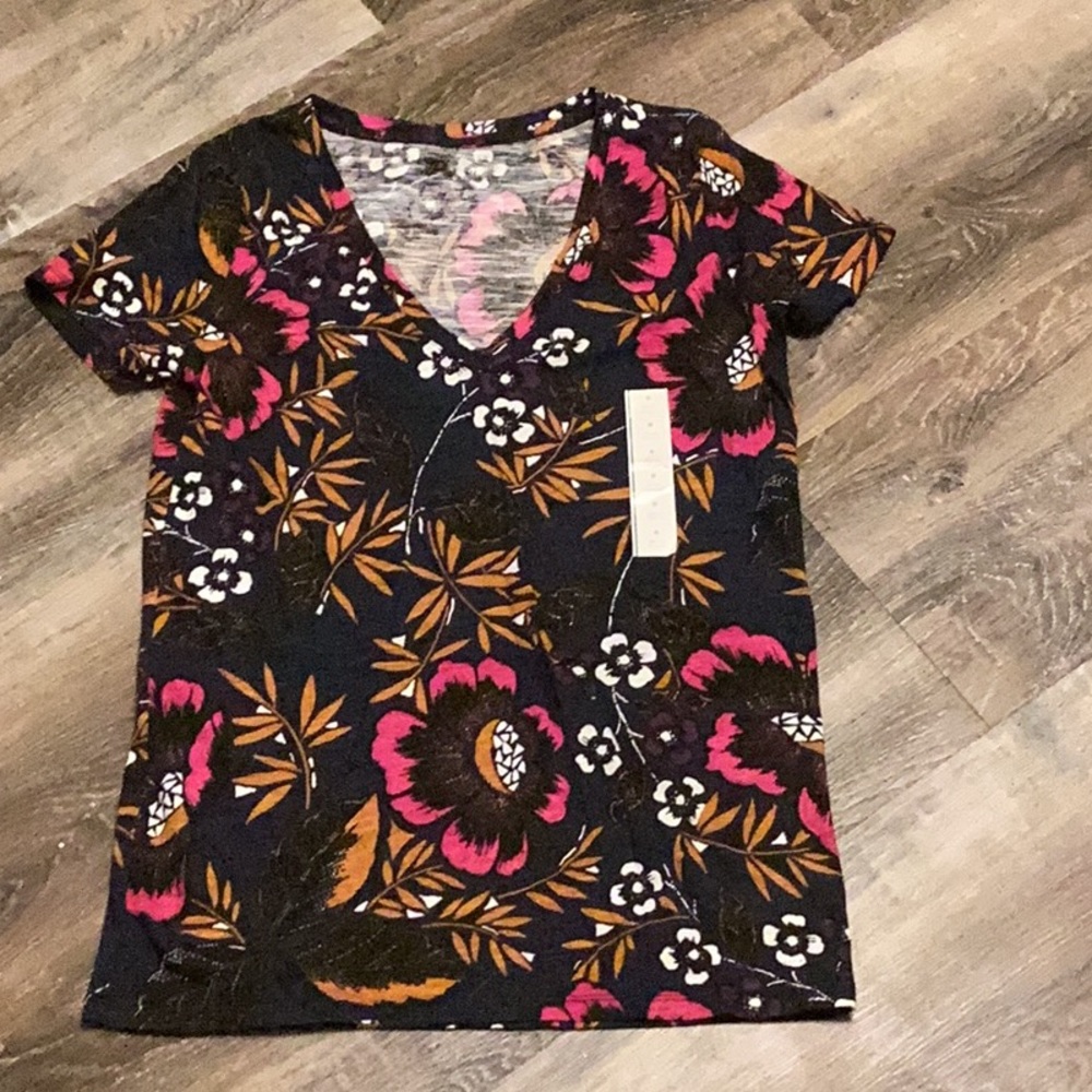 NWT A New Day T